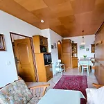 Apartmán Lena Haus Kmb Seeappartement Am Ossiacher Mit Direktem Seezugang Und Hallenbad Tschoran