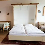 Lena Haus Kmb Seeappartement Am Ossiacher Mit Direktem Seezugang Und Hallenbad * Tschoran