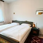 Lena Haus Kmb Seeappartement Am Ossiacher Mit Direktem Seezugang Und Hallenbad Tschoran
