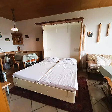 Lena Haus Kmb Seeappartement Am Ossiacher Mit Direktem Seezugang Und Hallenbad Tschoran