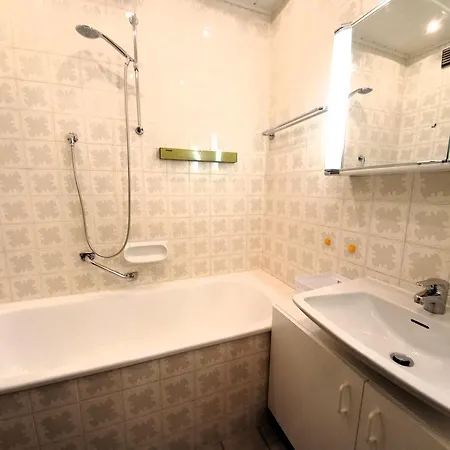 Lena Haus Kmb Seeappartement Am Ossiacher Mit Direktem Seezugang Und Hallenbad *